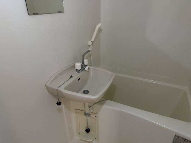 レオパレス中戸祭２の浴室