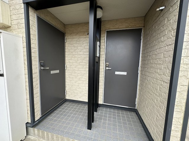 レオパレスグレートの玄関