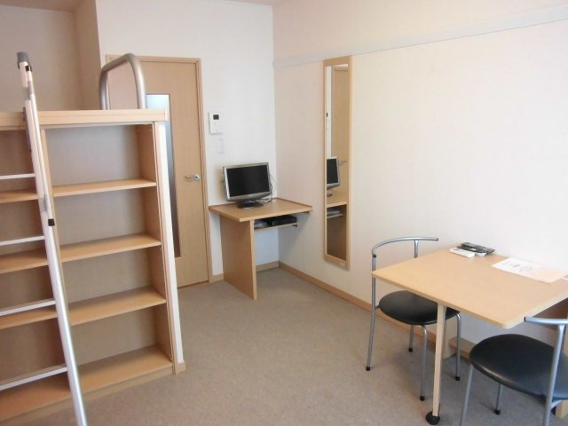 レオパレスＭＩＬＦＯＲＤの居間・リビング