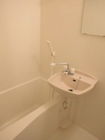 レオパレスメゾンＴ　Ｃの浴室