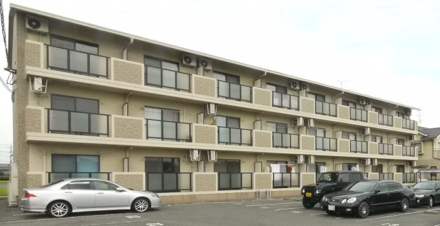 スーリール平田の外観