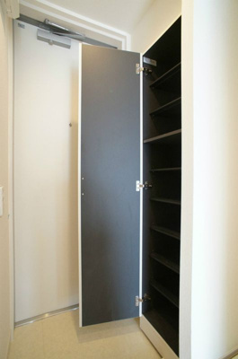 【玄関】 | リブリ・メゾンエイト