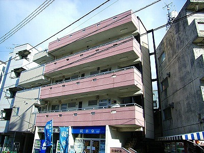 弥生ビルの外観