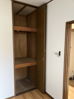 【収納】 | レジデンス北原台 | 手前側洋室の収納です
前回募集時の写真です