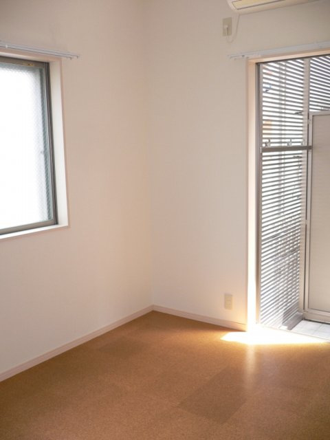 ヘブンリーブルーJの洋室