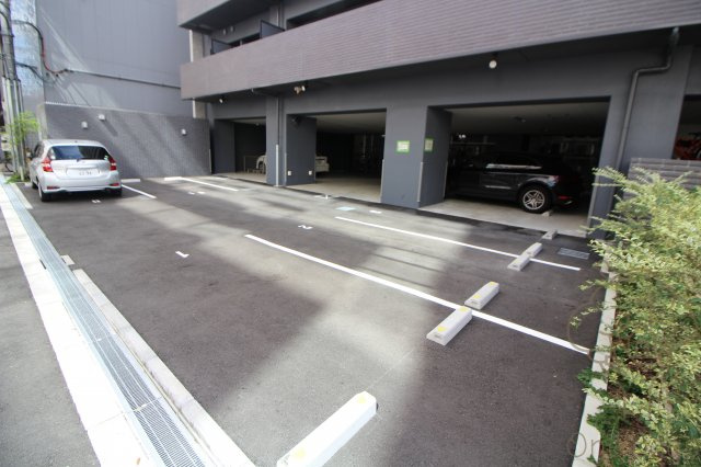 ATKレジデンスなにわ橋の駐車場