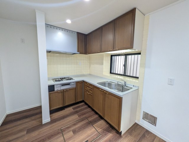 八王子市　北野町　中古戸建てのキッチン|～新規交換済のシステムキッチン～