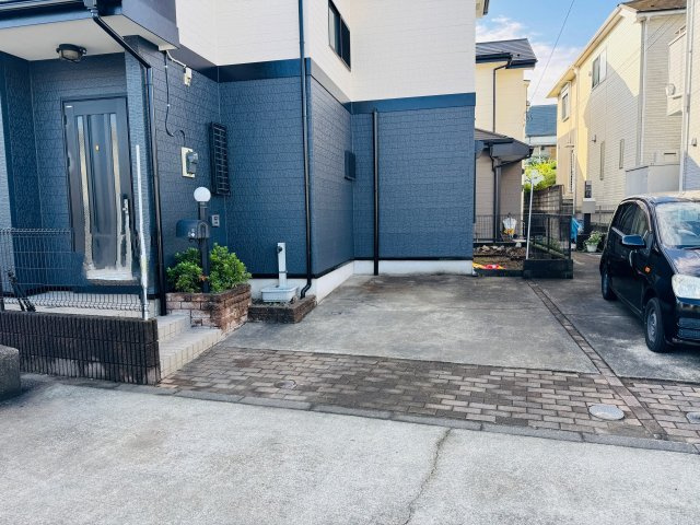 八王子市　北野町　中古戸建ての駐車場|～カースペースは1台ぶん～