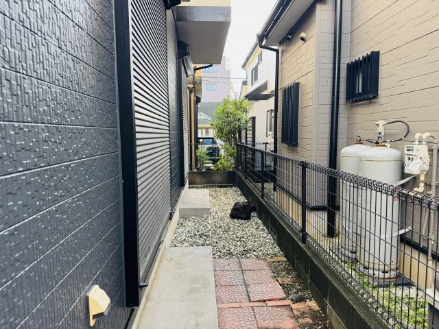 八王子市　北野町　中古戸建ての庭|～ちょっとしたプランター植えなども楽しめるスペース付き～