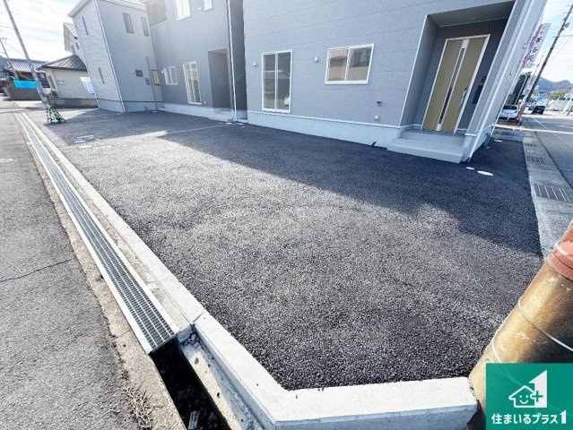 西脇市和布町　第２期　新築一戸建ての駐車場|駐車スペース！散水栓があるので、こまめに愛車を洗えます！
