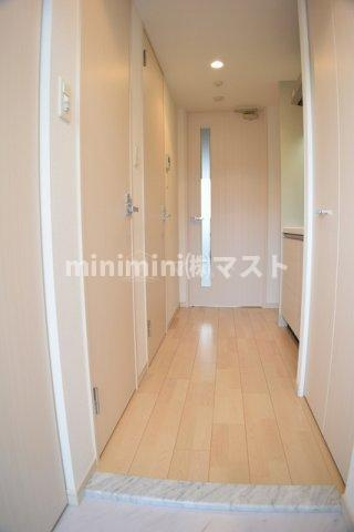 アドバンス難波西アクアの玄関