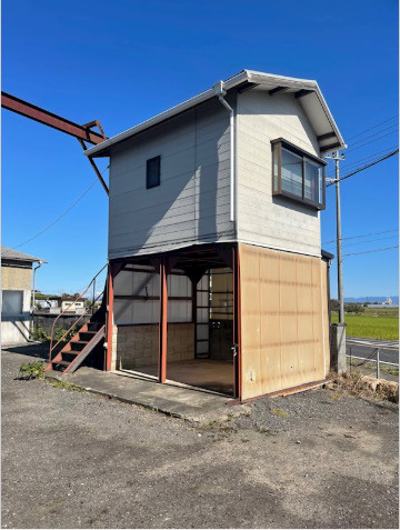 守山市小浜町の倉庫の外観