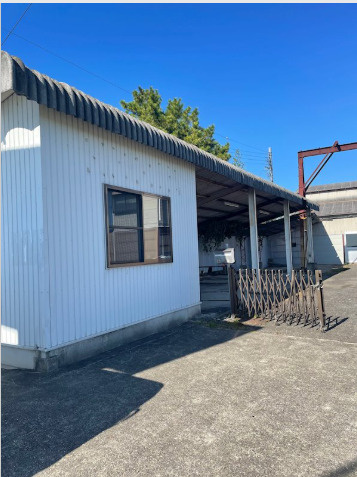 守山市小浜町の倉庫の外観