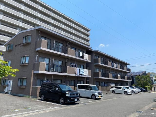 ロイヤルコンフォート大宮のエントランス