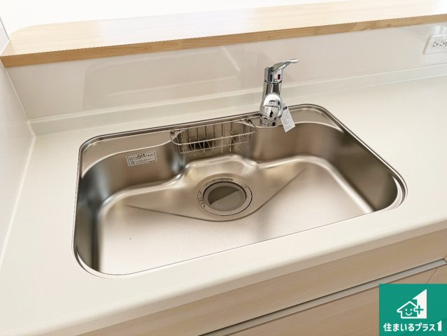 西脇市和布町　第２期　新築一戸建ての設備|蛇口の先端に浄水器を内蔵しています！原水と浄水、お湯と冷水、シャワーの切替えがワンタッチなので用途によって使い分けられます。