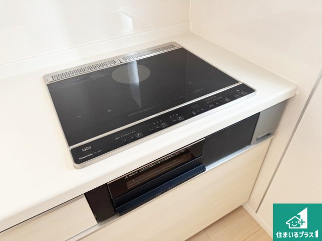 西脇市和布町　第２期　新築一戸建ての設備|火を使わないので、安心なＩＨコンロ！でこぼこが無い構造なので、掃除もしやすく清潔に保てます！