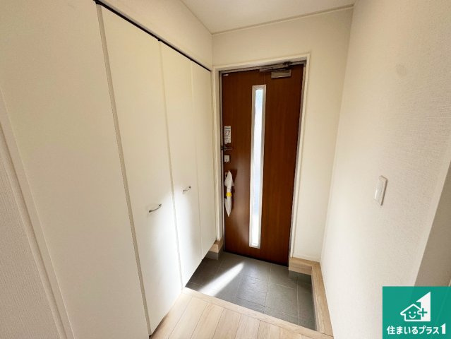 西脇市和布町　第２期　新築一戸建ての玄関|シューズボックスにはたくさんの靴が収納できるので玄関周りはいつもスッキリ！ご家族が増えても安心！