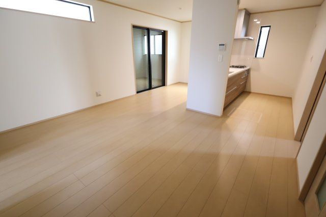 《仲介手数料無料》北区奈良町79-7新築一戸建てハートフルタウンの居間・リビング|撮影日 2025年12月6日 10:00 晴れ