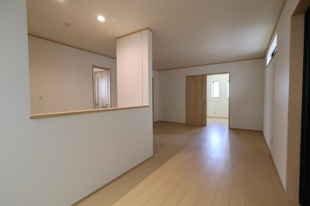 《仲介手数料無料》北区奈良町79-7新築一戸建てハートフルタウンの居間・リビング|撮影日 2025年12月6日 10:00 晴れ