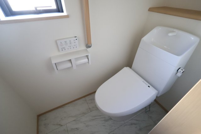 《仲介手数料無料》北区奈良町79-7新築一戸建てハートフルタウンのトイレ|撮影日 2025年12月6日 10:00 晴れ