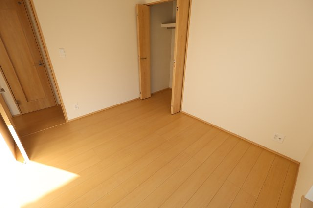 《仲介手数料無料》北区奈良町79-7新築一戸建てハートフルタウンの洋室|撮影日 2025年12月6日 10:00 晴れ