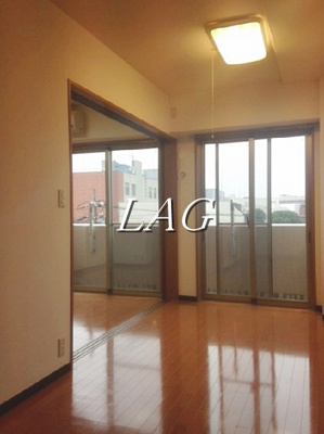 【居間・リビング】 | ヴァンヴェール | 洋室のお部屋です。