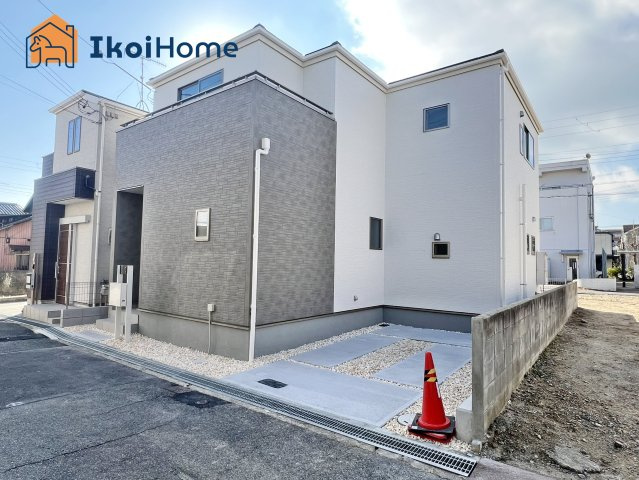 明石市朝霧町3期　全1棟　1号棟の駐車場|【ホームページに現地動画掲載中】●年中無休：当日予約可●駐車スペースあり！バイクや自転車置けます！