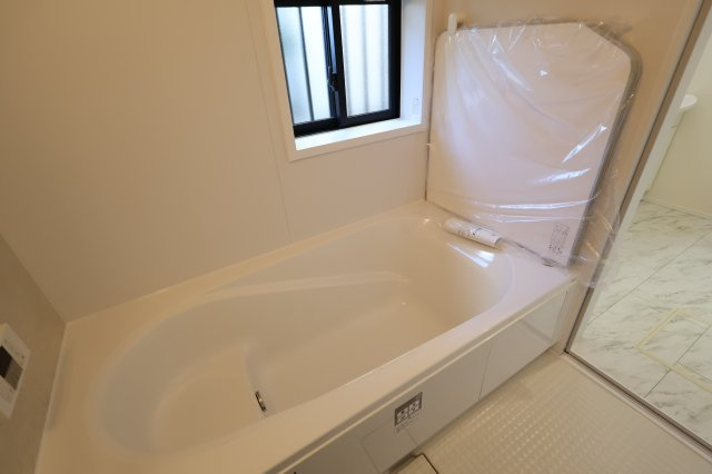 《仲介手数料無料》北区奈良町79-7新築一戸建てハートフルタウンの浴室|撮影日 2025年12月6日 10:10 晴れ