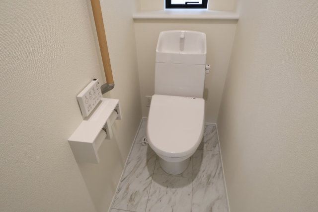 《仲介手数料無料》北区奈良町79-7新築一戸建てハートフルタウンのトイレ|撮影日 2025年12月6日 10:10 晴れ