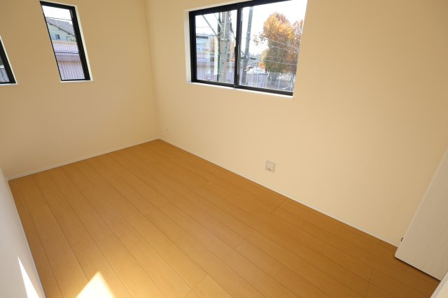 《仲介手数料無料》北区奈良町79-7新築一戸建てハートフルタウンの洋室|撮影日 2025年12月6日 10:10 晴れ