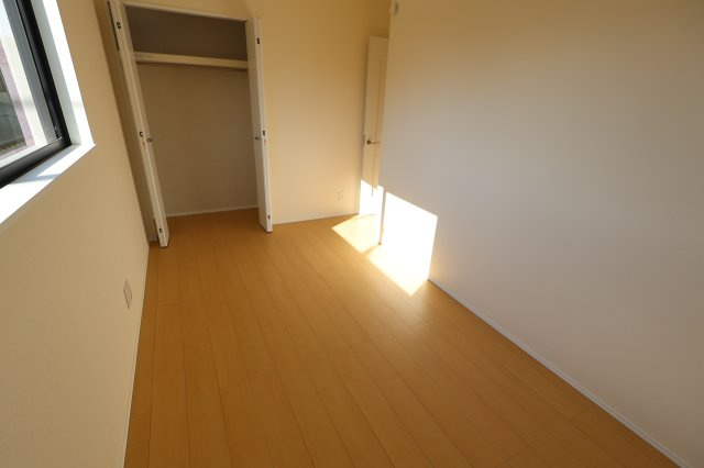 《仲介手数料無料》北区奈良町79-7新築一戸建てハートフルタウンの洋室|撮影日 2025年12月6日 10:10 晴れ