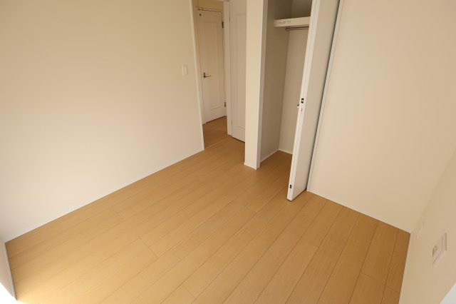 《仲介手数料無料》北区奈良町79-7新築一戸建てハートフルタウンの洋室|撮影日 2025年12月6日 10:10 晴れ