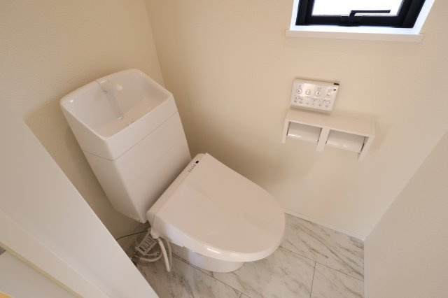 《仲介手数料無料》北区奈良町79-7新築一戸建てハートフルタウンのトイレ|撮影日 2025年12月6日 10:10 晴れ