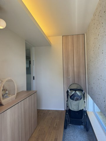 上田市五加　売中古住宅の玄関