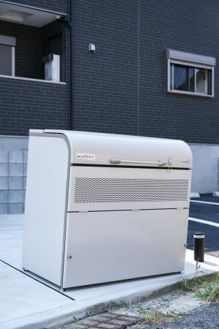 【その他共用部分】 | シュロス陣原 | ゴミ置き場があるので安心です。