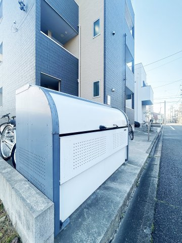 CRASTINE切戸町2丁目のエントランス