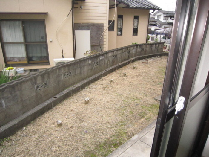 熊本市南区幸田２丁目のアパートの庭