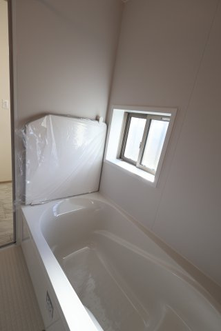 【浴室】 | 《仲介手数料無料》南区関１丁目8-14(C号棟)新築一戸建てハートフルタウン | 撮影日 2025年11月15日 14:10 晴れ