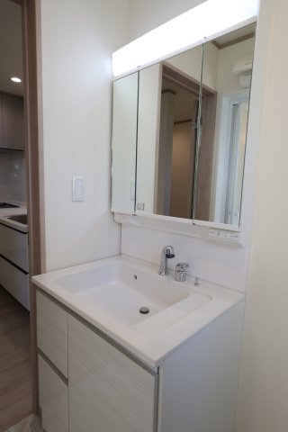 【独立洗面台】 | 《仲介手数料無料》南区関１丁目8-14(C号棟)新築一戸建てハートフルタウン | 撮影日 2025年11月15日 14:10 晴れ