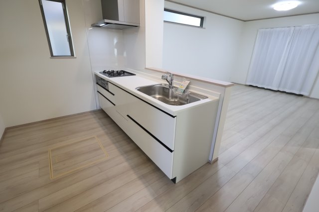 【キッチン】 | 《仲介手数料無料》南区関１丁目8-14(C号棟)新築一戸建てハートフルタウン | 撮影日 2025年11月15日 14:10 晴れ