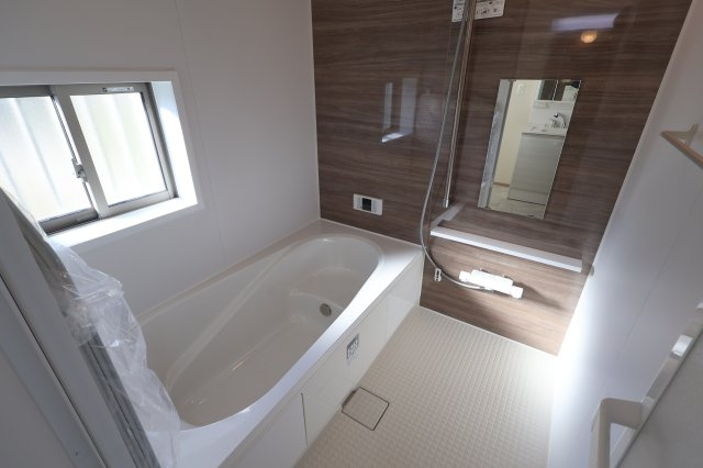 【浴室】 | 《仲介手数料無料》南区関１丁目8-14(C号棟)新築一戸建てハートフルタウン | 撮影日 2025年11月15日 14:10 晴れ