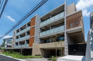 【外観】 | 鉄筋コンクリート造のがっちりとした建物。