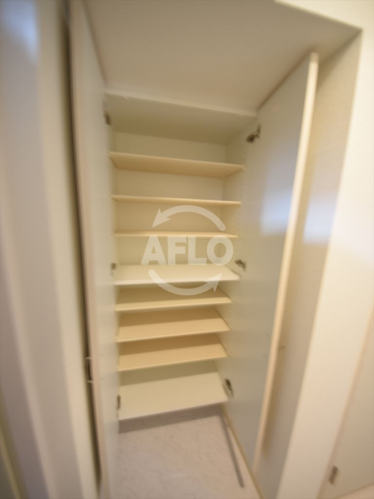 エグゼ難波南Ⅴの収納|エグゼ難波南Ⅴ　下駄箱