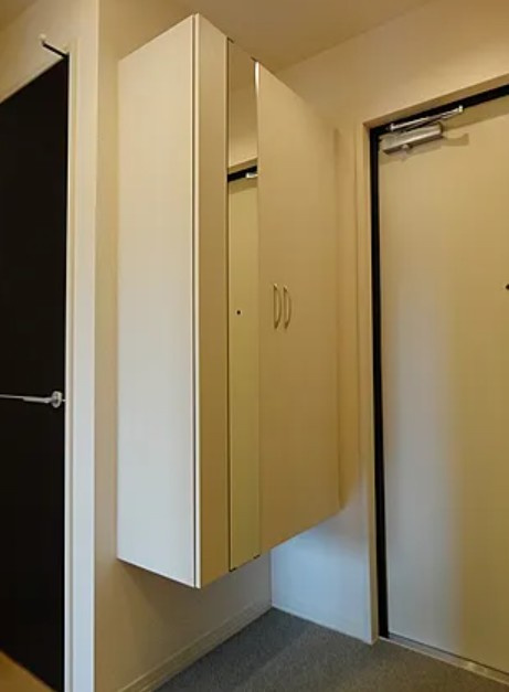 町田市三輪町のアパートの玄関