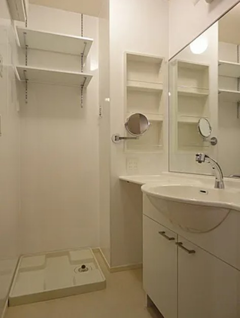 町田市三輪町のアパートの洗面所