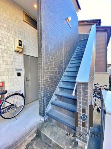 Creo日比野弐番館のエントランス