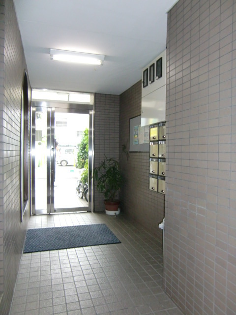 ドミールＹ・Ｍのロビー|共用廊下