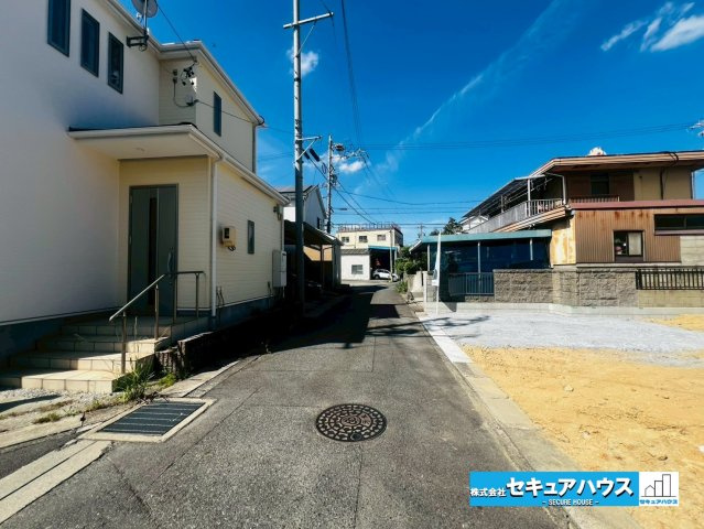 【同施工物件ご案内可能】東海市富木島町前田面 全2棟の前面道路含む現地写真|事前予約にて現地ご見学いただけます！お気軽にお問い合わせください♪
■株式会社　セキュアハウス■
住宅ローンに強く、知識、経験豊富なスタッフ在籍
お客様に寄り添い、ご成約後もサポート致します。