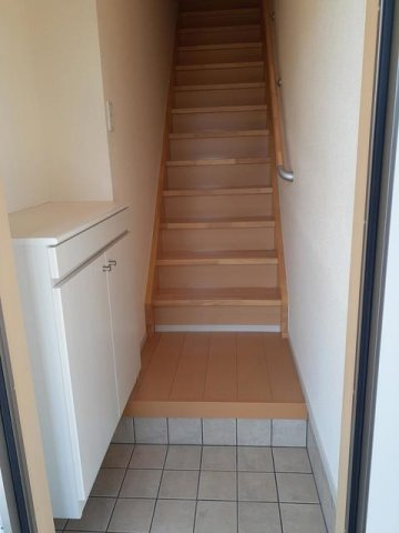 マ－ベラス・ウィングの玄関