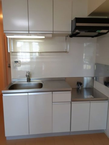 マ－ベラス・ウィングのキッチン